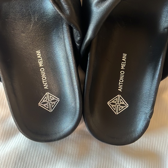 Antonio Melani Bryne Knotted Footbed Slide Sandals - Picture 4 of 5